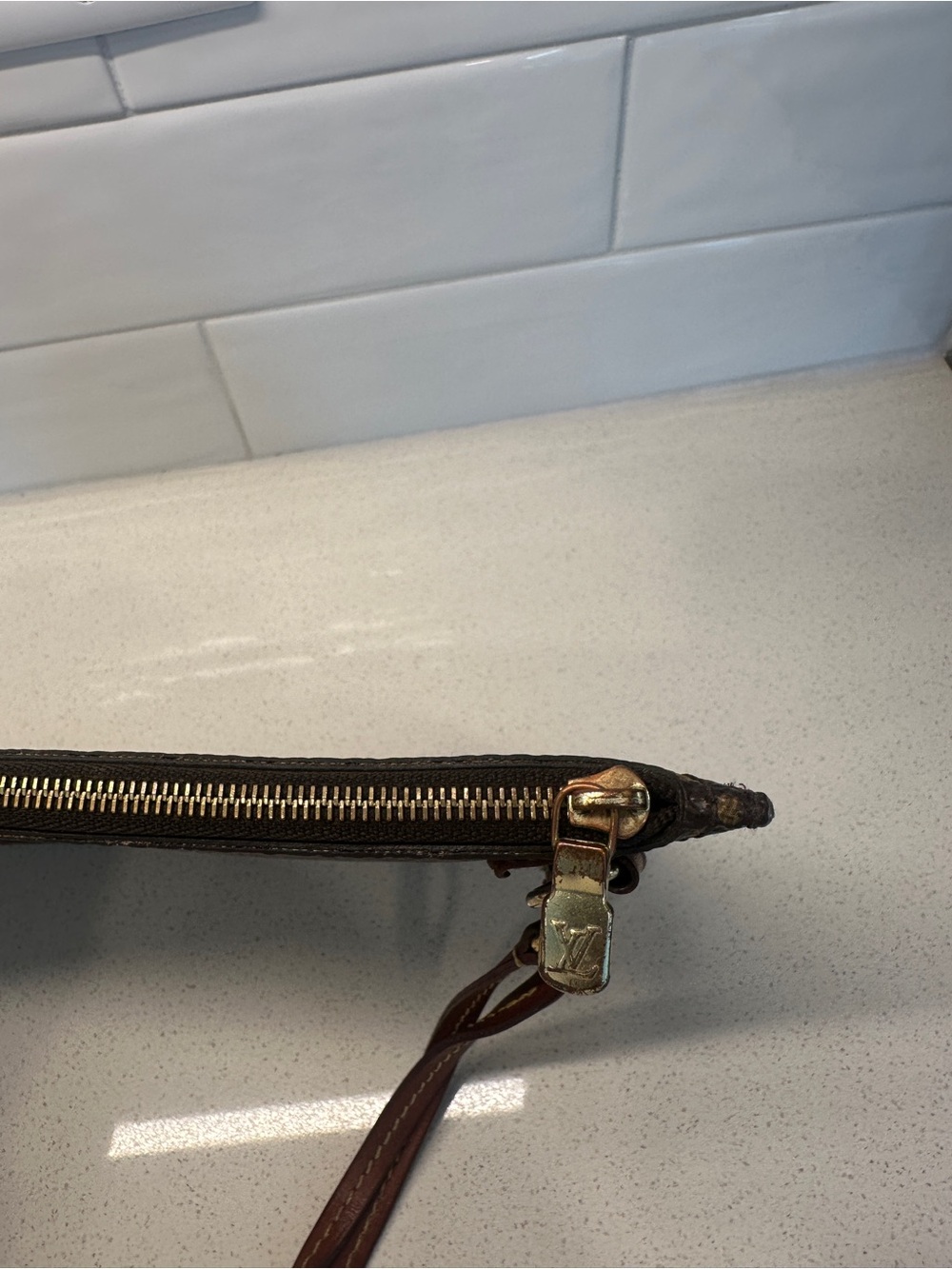 Louis Vuitton Brown Monogram Canvas Toiletry Wrist Pouch - Picture 4 of 8